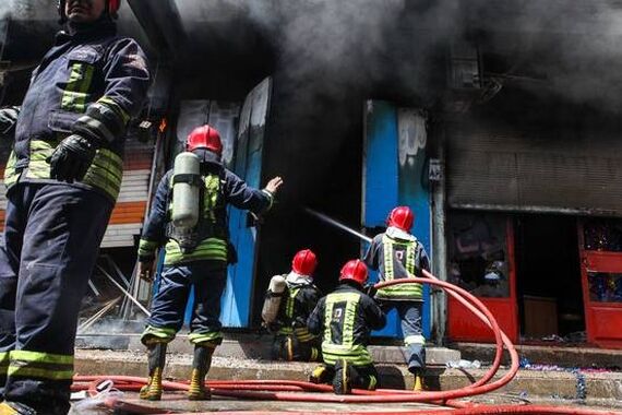 جزئیات حادثه مرگبار در اهواز | مرگ یک جوان در آتش‌سوزی مغازه موبایل‌فروشی
