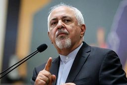 امروز ظریف به صورت ناشناس در مراسم نیلفروشان+عکس