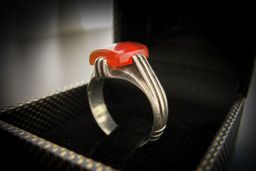 بهترین رنگ عقیق یمنی چه رنگی است؟ کشف جذاب‌ترین رنگ‌های این سنگ قیمتی
