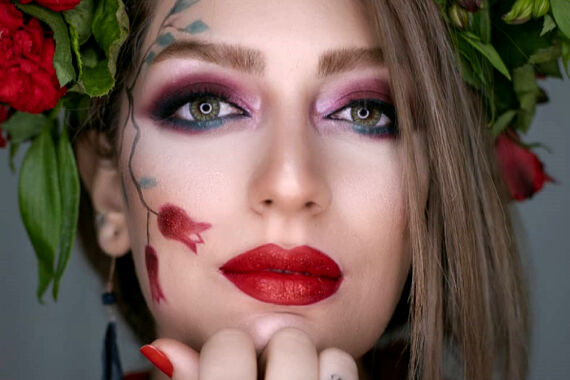 میکاپ شب یلدا با تم هندونه‌‌ای دون دون | ترکوندن این ترند آرایشی از همین حالا