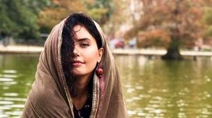تیپ گنگ الناز شاکردوست عقل از سر همه پروند | خانم با این رنگ موی عجیب و موی فر دل همه رو برد 