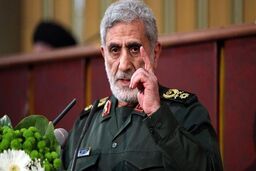 سردار قاآنی در مراسم استقبال شهید نیلفروشان در فرودگاه مهرآباد