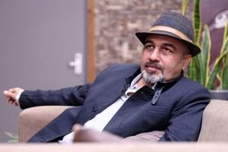 رضا عطاران با اجق وجق به تلوزیون می آید