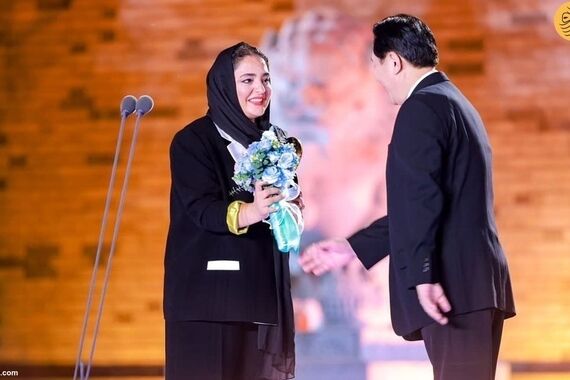 نرگس محمدی رنگ چشمش را جراحی کرد | خانم با این جراحی زیبایی دل همه رو برد