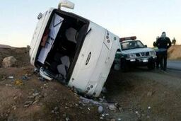 جزئیات وحشتناک از حادثه مرگبار در کرج | واژگونی عجیب اتوبوس روی پژو ۲۰۷