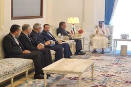 دیدار عراقچی با نخست‌وزیر قطر