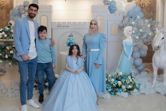 لباس پرنسسی زن علیرضا بیرانوند