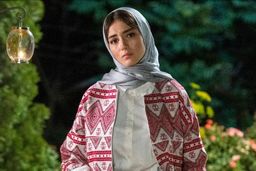 کت و شلوار شیک و پیک آبی پردیس پورعابدینی+ عکس