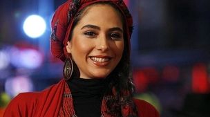 عکس عجیب رعنا آزادی ور غوغا کرد | خانم با این گوشواره های قدیمیش شده عین مامان بزرگا