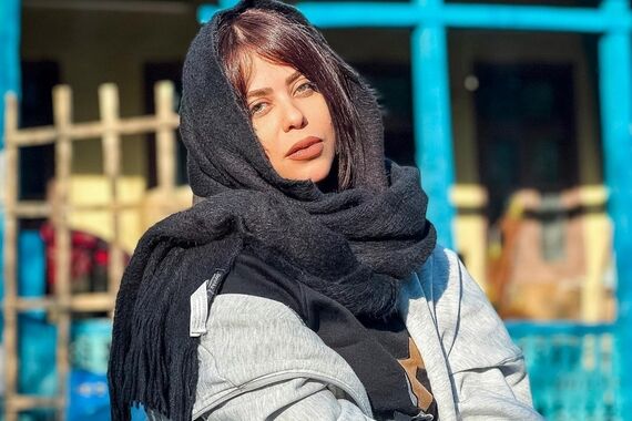 شروع فعالیت هنری الهام اخوان