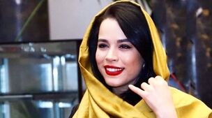 دعوای وحشتناک ملیکا شریفی نیا روی آنتن زنده | ملیکا شریفی نیا خانم بازیگر را با خاک یکسان کرد 