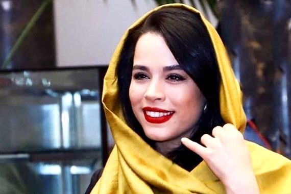 دعوای وحشتناک ملیکا شریفی نیا روی آنتن زنده | ملیکا شریفی نیا خانم بازیگر را با خاک یکسان کرد 
