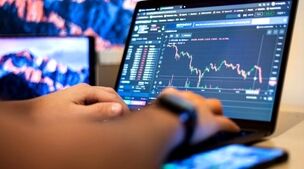 مسیر موفقیت در لایت فارکس؛ از عادت‌های معاملاتی تا انتخاب استراتژی سودده