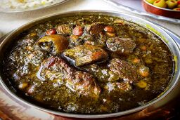 طرز تهیه قورمه سبزی مامان پز با ترفند طلایی | چی کار کنیم قورمه سبزی روغن سیاه بندازه؟